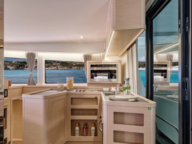 Catamaran te huur in Olbia voor de beste prijs