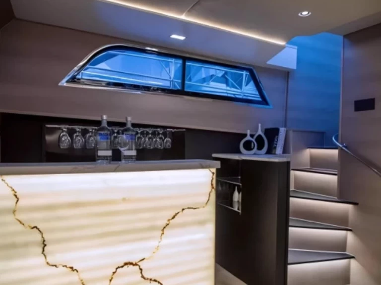 Jachthuur in Dubai Marina - Hatteras 64 via SamBoat