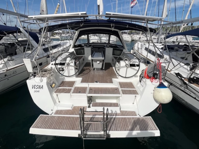 Bénéteau Oceanis 45 te huur van particulier of professional in Sukošan