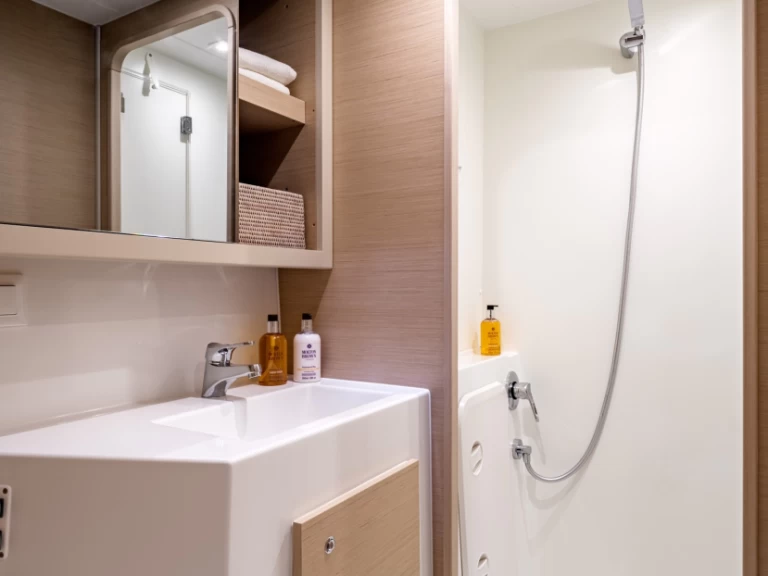 Verhuur Catamaran in Olbia - Lagoon Lagoon 42