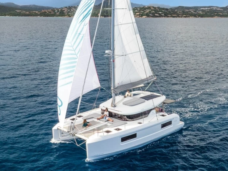 Verhuur Catamaran Lagoon met vaarbewijs