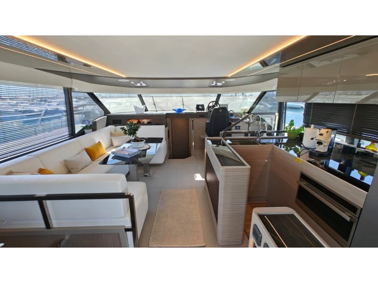 Verhuur Motorboot Prestige met vaarbewijs