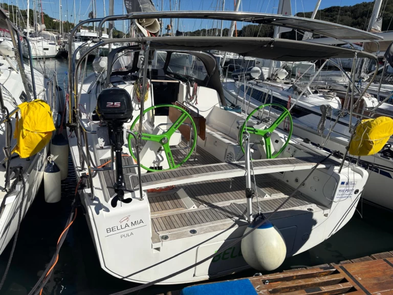 Bootverhuur Elan E4 in Pula via SamBoat