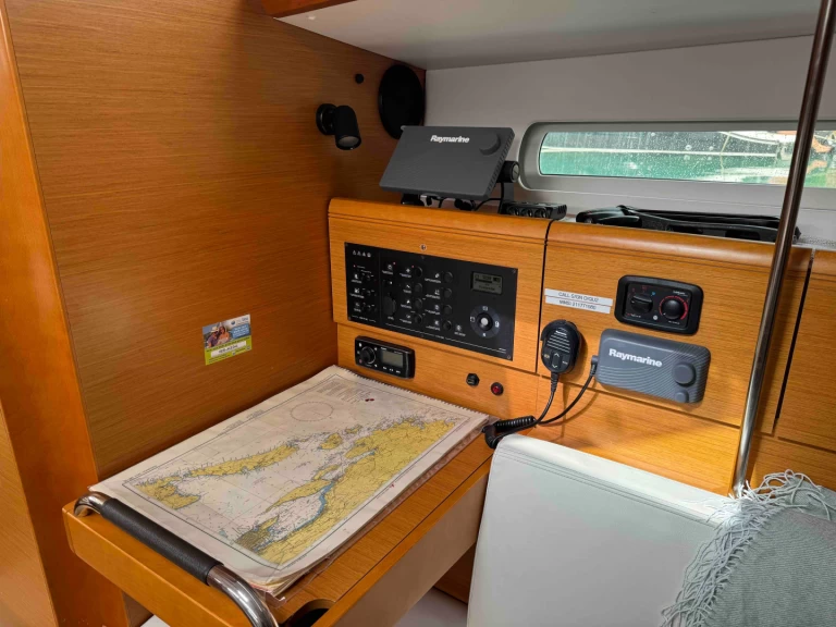 Jeanneau Sun Odyssey 389 te huur van particulier of professional in Sukošan