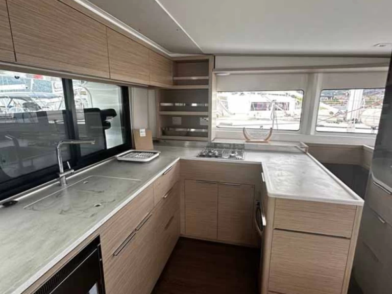 Huur een Lagoon Lagoon 46 in Golfo Aranci