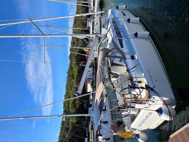 Bootverhuur Jeanneau Sun Odyssey 380 in Pula via SamBoat