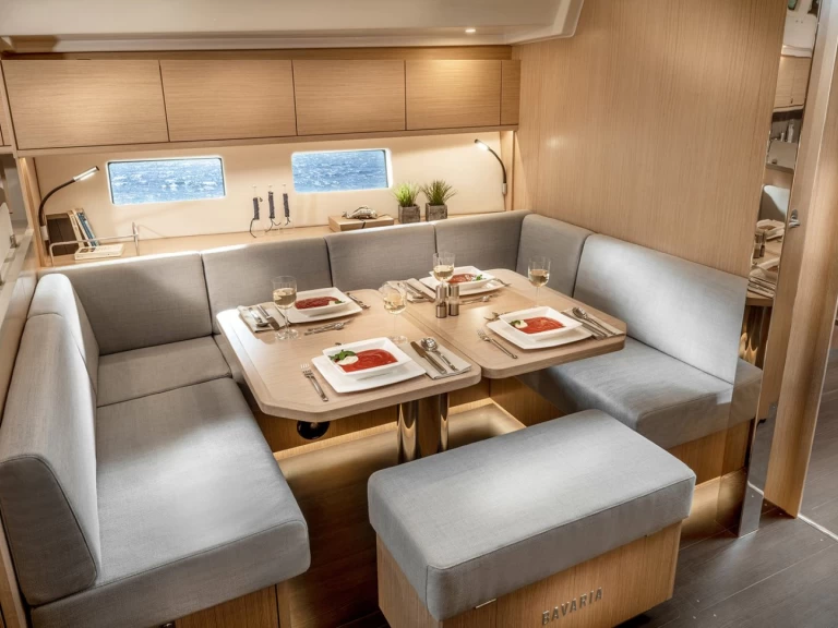 Bootverhuur Bavaria Cruiser 50 in Pula via SamBoat