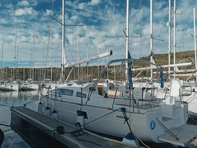 Bootverhuur Elan Impression 40.1 in Punat via SamBoat