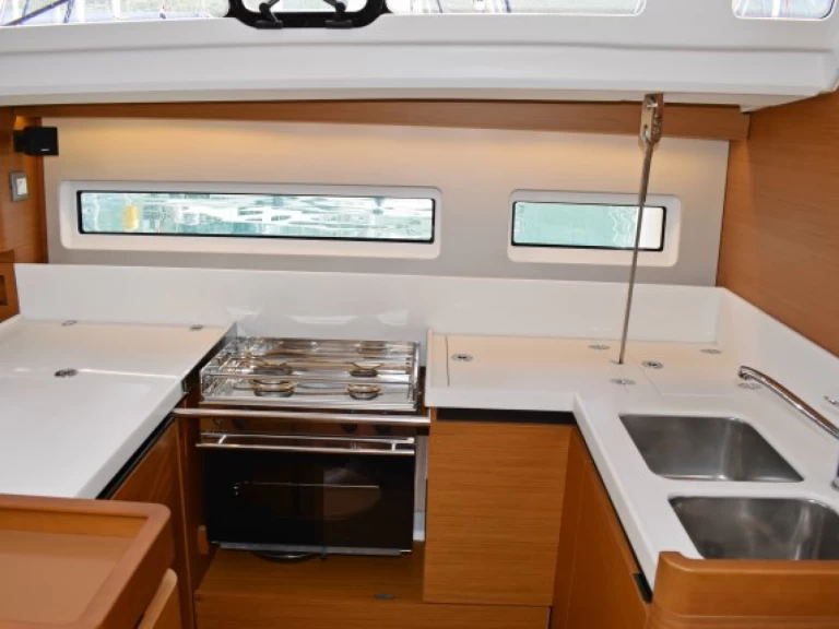 Huur Zeilboot met of zonder schipper Jeanneau in Sukošan