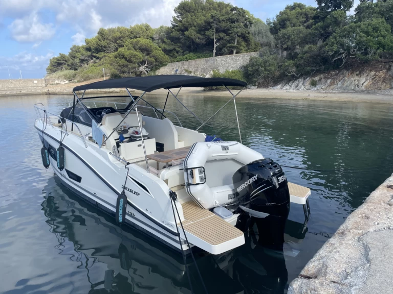 Bootverhuur Quicksilver Activ 875 Sundeck in Saint-Laurent-du-Var via SamBoat
