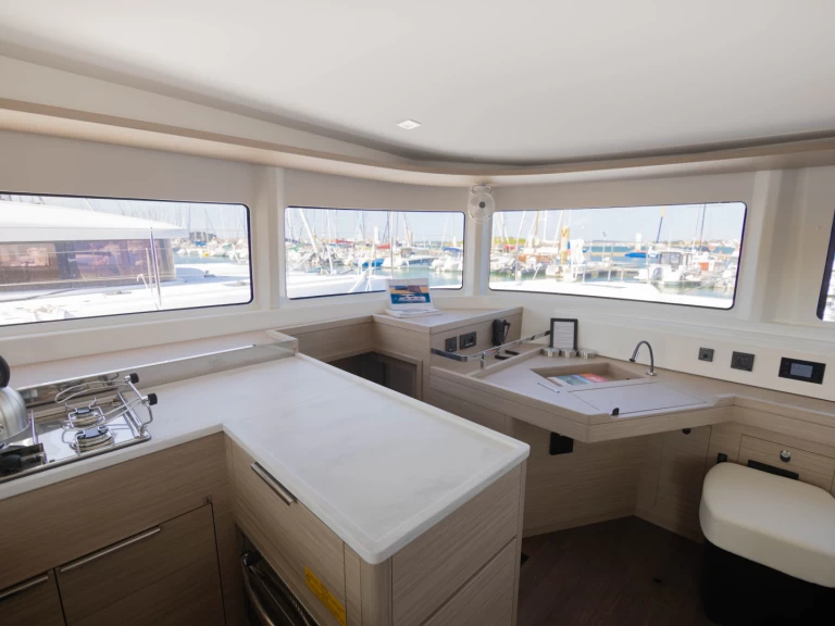 Catamaran te huur in Bas du Fort voor de beste prijs