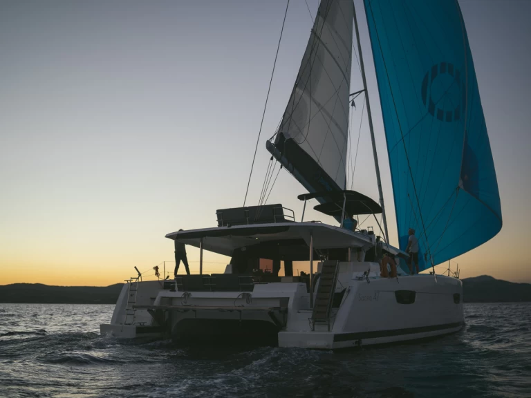 Verhuur Catamaran Fountaine Pajot met vaarbewijs