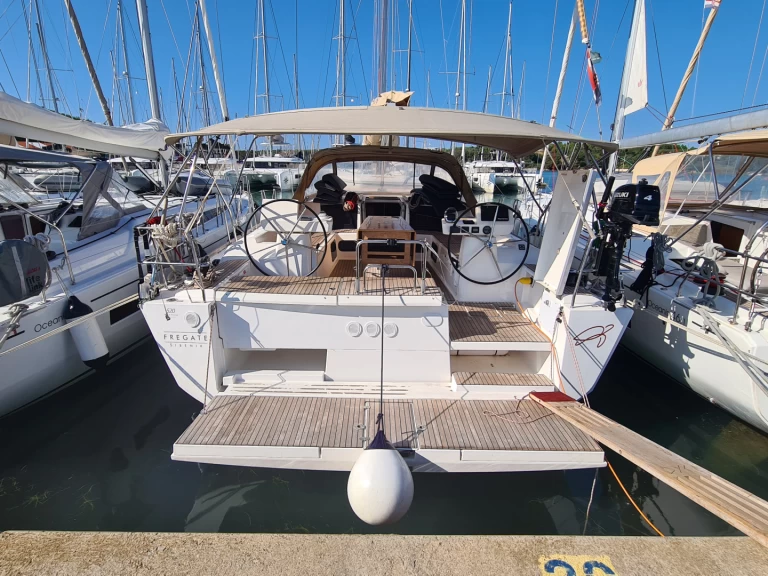 Verhuur Zeilboot in Kotor - Dufour Dufour 520 Grand Large