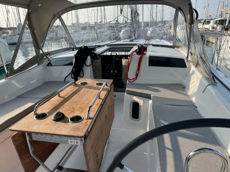 Verhuur Zeilboot Bénéteau met vaarbewijs