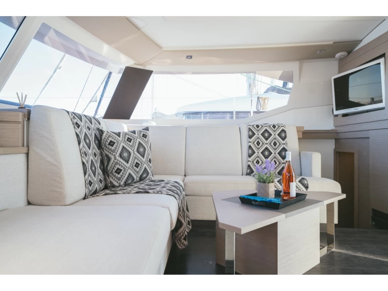 Jachthuur in Lávrio - Fountaine Pajot Fountaine Pajot 47 SAONA LUX (GEN,AC,WATERMAKER) via SamBoat