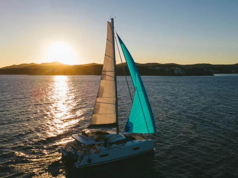 Bootverhuur Lávrio goedkoop Fountaine Pajot 47 SAONA LUX (GEN,AC,WATERMAKER)