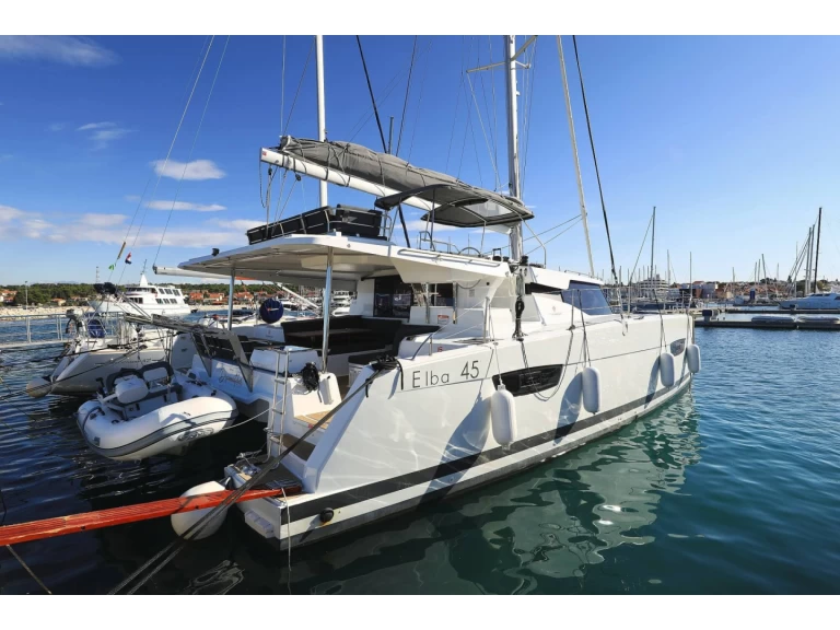 Verhuur Catamaran in Seget Donji - Fountaine Pajot Elba 45