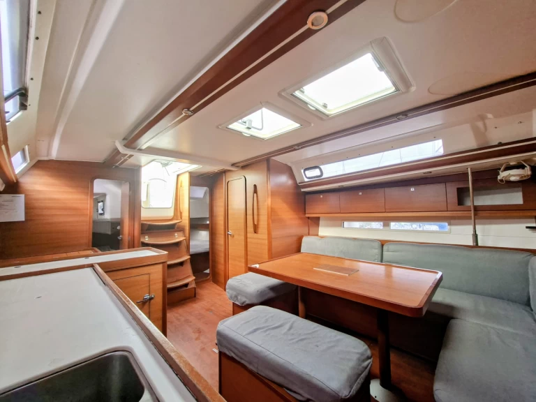 Huur een Dufour Dufour 450 Grand Large in Arzal