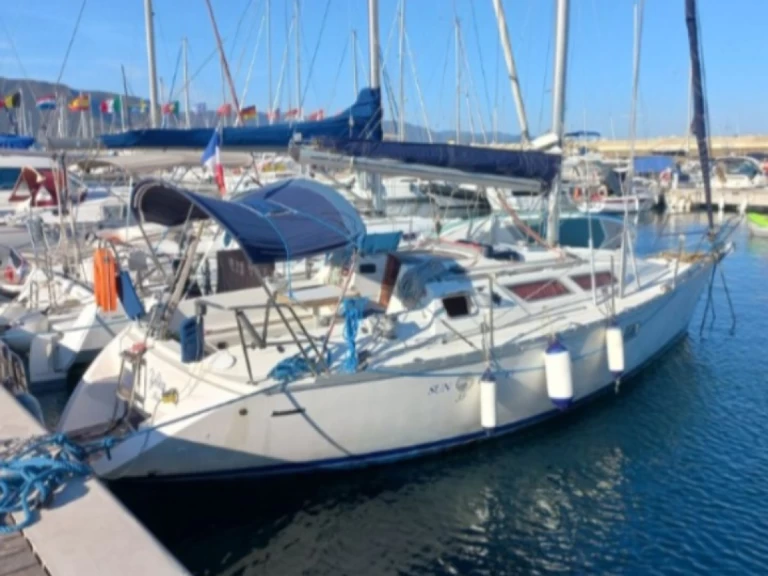 Zeilboot te huur in Toulon Port voor de beste prijs