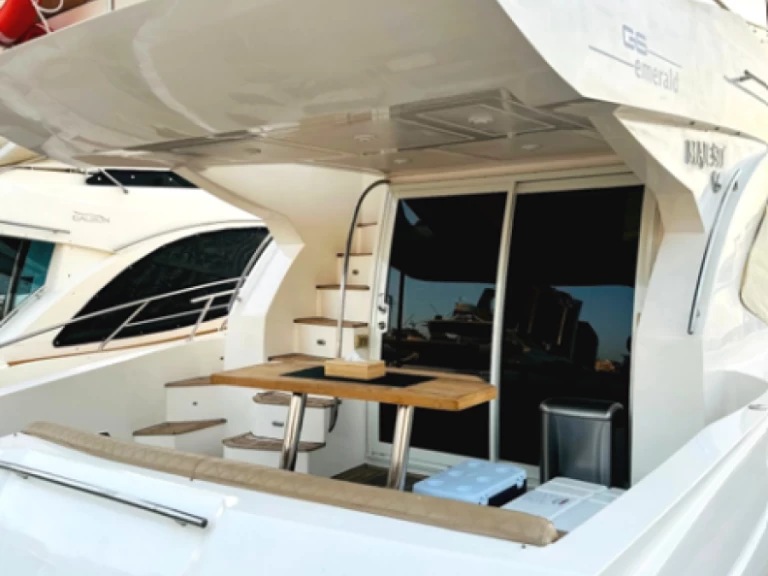 Huur een Gulf Craft - Majesty Yachts Majesty 44 in Dubai Marina