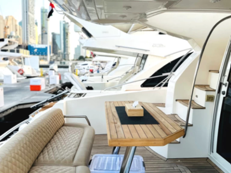 Bootverhuur Gulf Craft - Majesty Yachts Majesty 44 in Dubai Marina via SamBoat