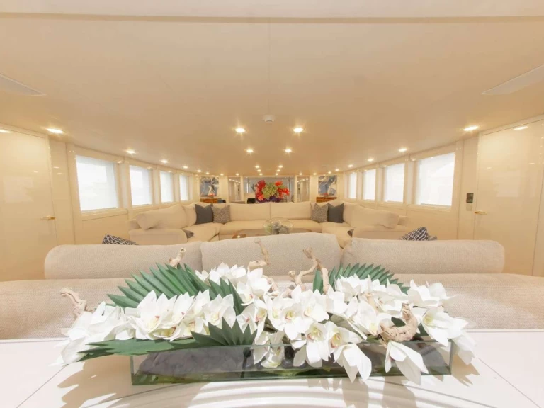 Huur een Oceanfast YCM FIFTY in Mallorca