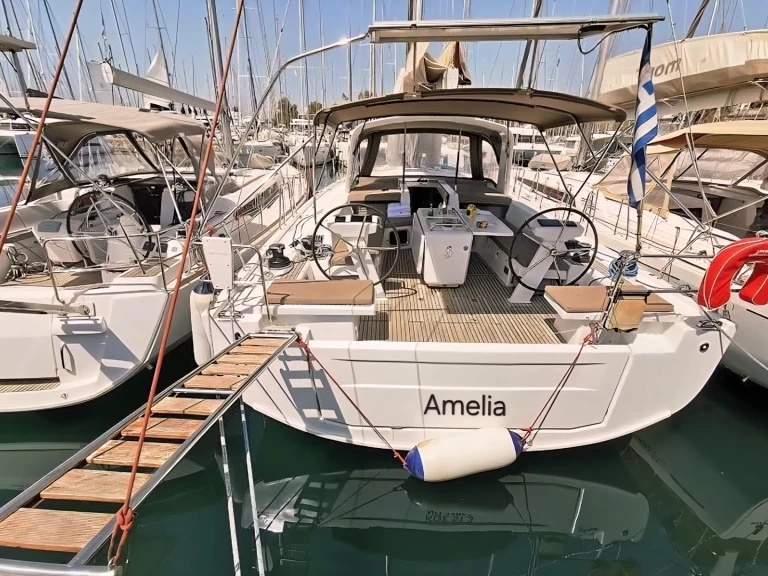 Huur een Bénéteau Oceanis 51.1 in Álimos