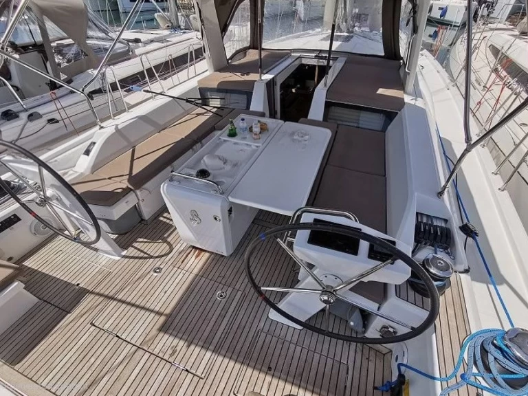 Bootverhuur Bénéteau Oceanis 51.1 in Álimos via SamBoat
