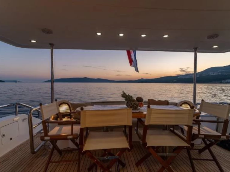 Verhuur Jacht Custom met vaarbewijs