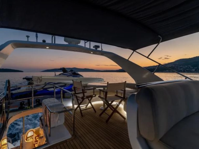 Custom Yaretti 2210  te huur van particulier of professional in Cannigione