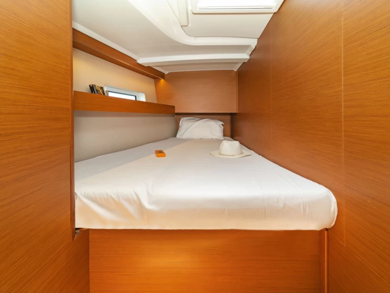 Jachthuur in Perigiali - Jeanneau Sun Odyssey 490 via SamBoat