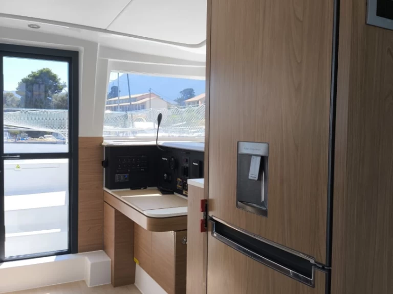 Catamaran te huur in Perigiali voor de beste prijs