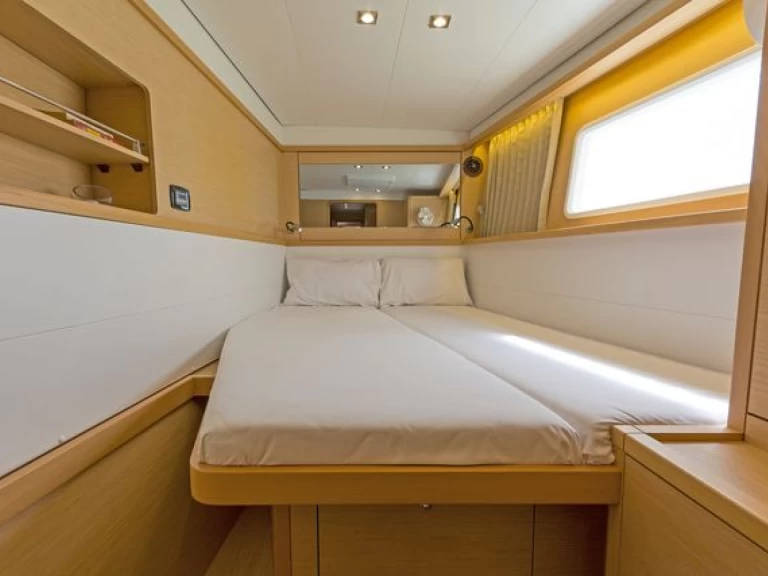 Verhuur Catamaran Lagoon met vaarbewijs