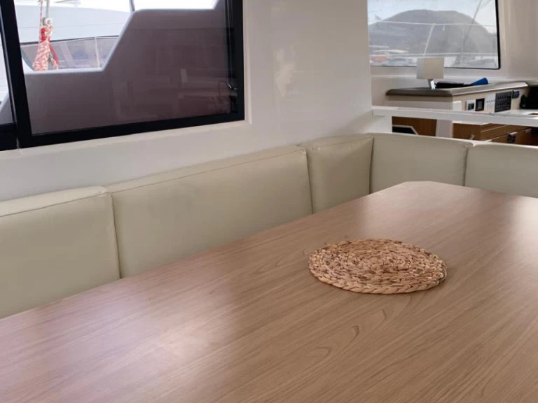 Catamaran te huur in Perigiali voor de beste prijs