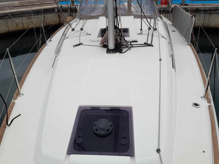 Jeanneau Sun Odyssey 349 te huur van particulier of professional in Salivoli