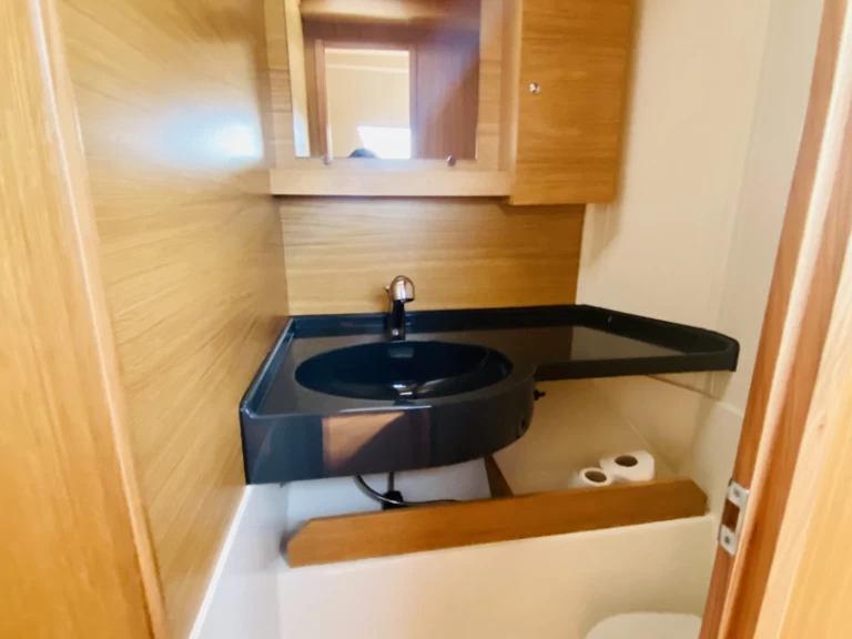 Bootverhuur Olbia goedkoop C-CAT 37