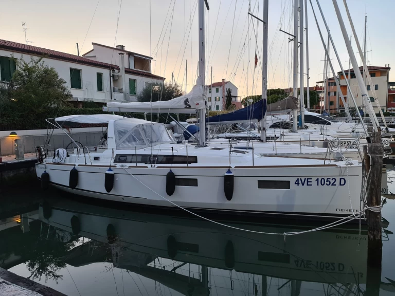 Bénéteau Oceanis 38 (3/2) te huur van particulier of professional in Olbia