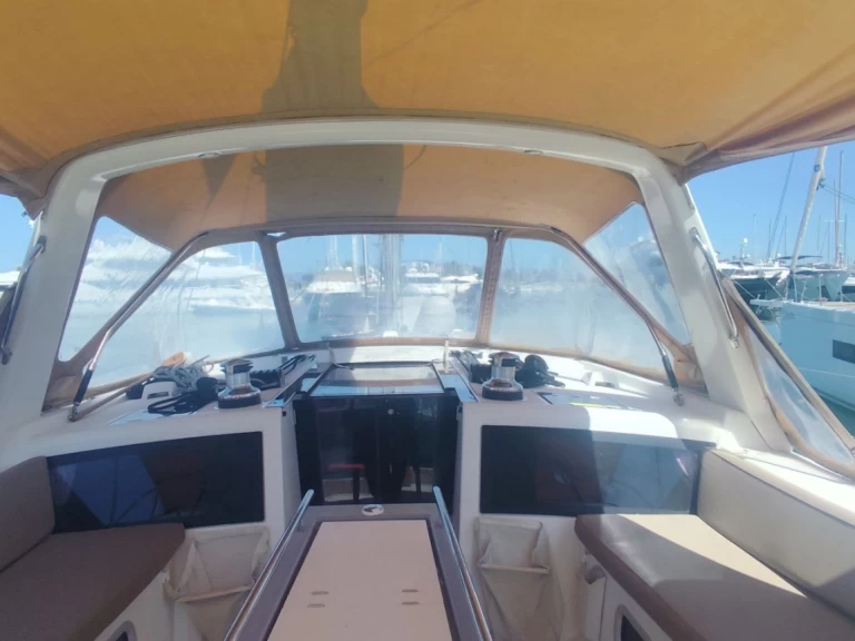 Bénéteau Oceanis 48 te huur van particulier of professional in Gouviá