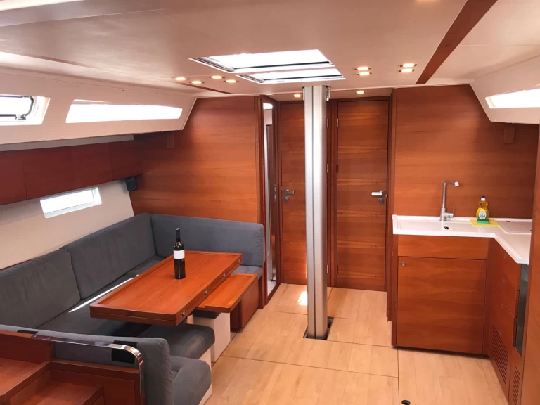 Zeilboot te huur in Kaštela voor de beste prijs
