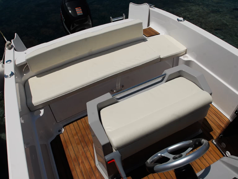 Huur een Atlantic open 670 in Preko