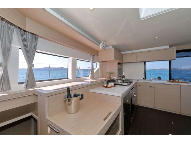 Verhuur Catamaran in Kaštel Gomilica - Lagoon Lagoon 55