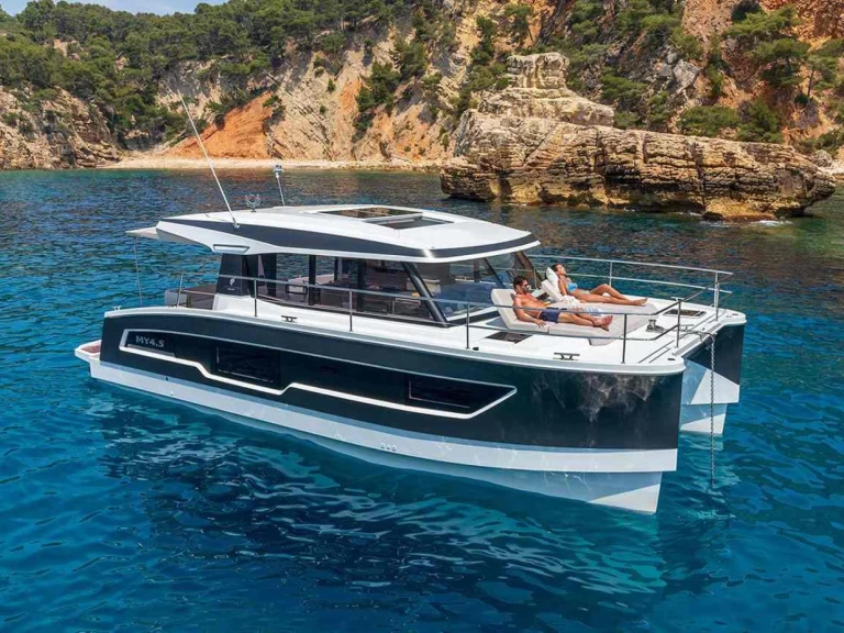 Bootverhuur Fountaine Pajot Fountaine Pajot MY 40 in Phuket Yacht Haven Marina via SamBoat