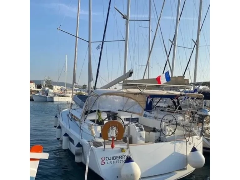 Huur een Jeanneau Sun Odyssey 440 in Paros (Eiland)