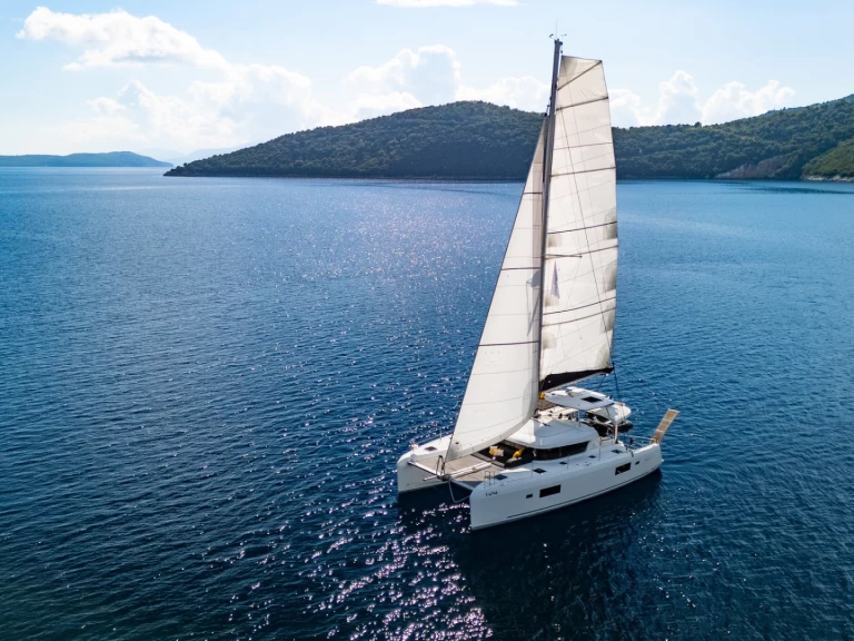 Verhuur Catamaran Lagoon met vaarbewijs