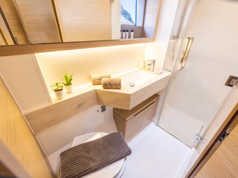 Verhuur Catamaran Lagoon met vaarbewijs