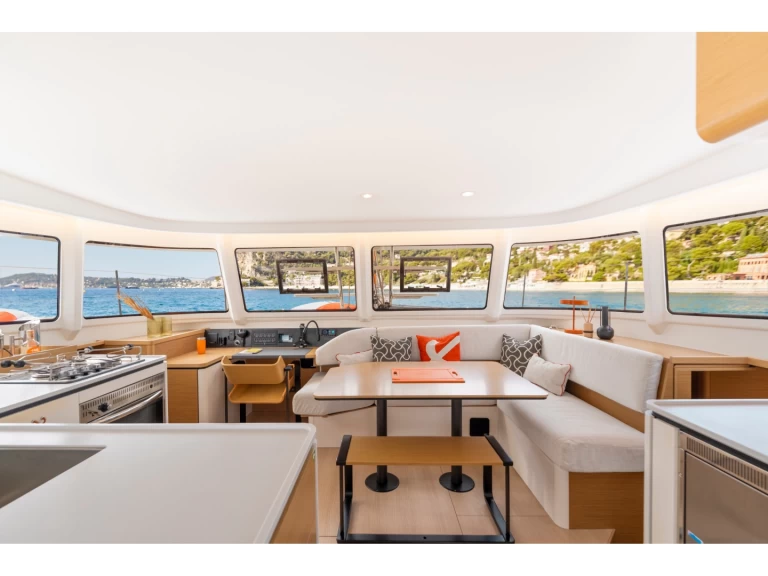 Verhuur Catamaran Excess met vaarbewijs