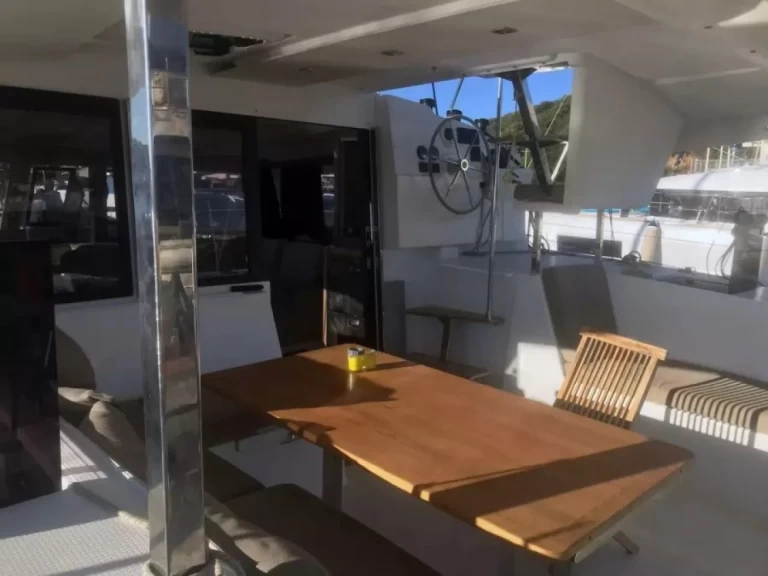 Huur Catamaran met of zonder schipper Fountaine Pajot in Olbia