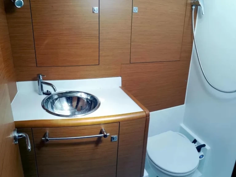 Huur een Jeanneau Sun Odyssey 449 in Agropoli