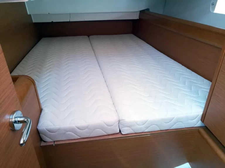 Bootverhuur Jeanneau Sun Odyssey 449 in Agropoli via SamBoat