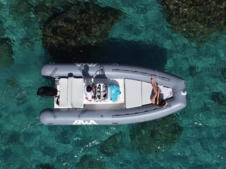 Huur een Bwa Bwa 550 in Cagliari